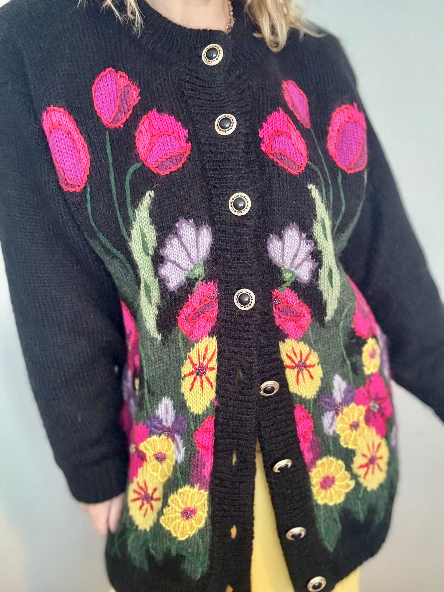 Vintage ‘flower power’ lined cardigan
