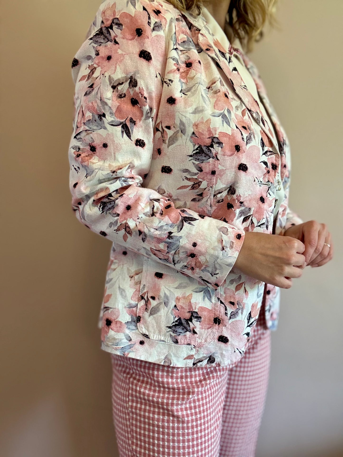 Pastel floral blazer
